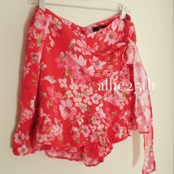 Lulu's Red Floral Faux Wrap Skort Size XL - Picture 2 of 8
